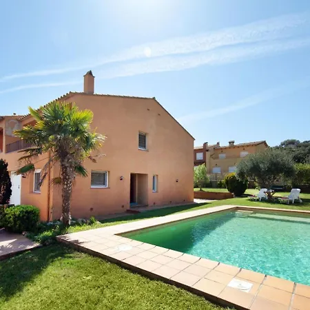 Holiday home Holiday Chari Montras